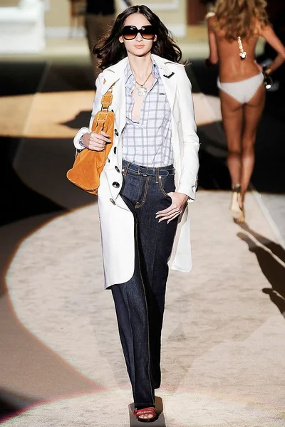 Look 4